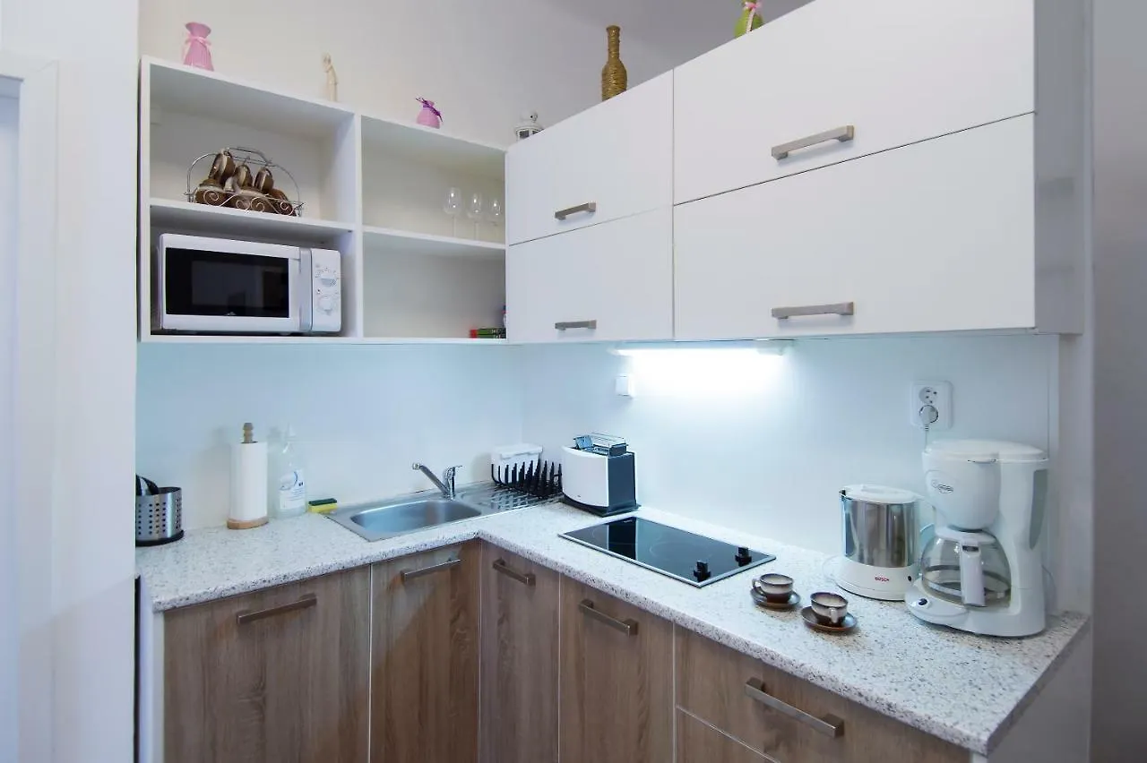 Modern Apartment Navrátilova II Praga
