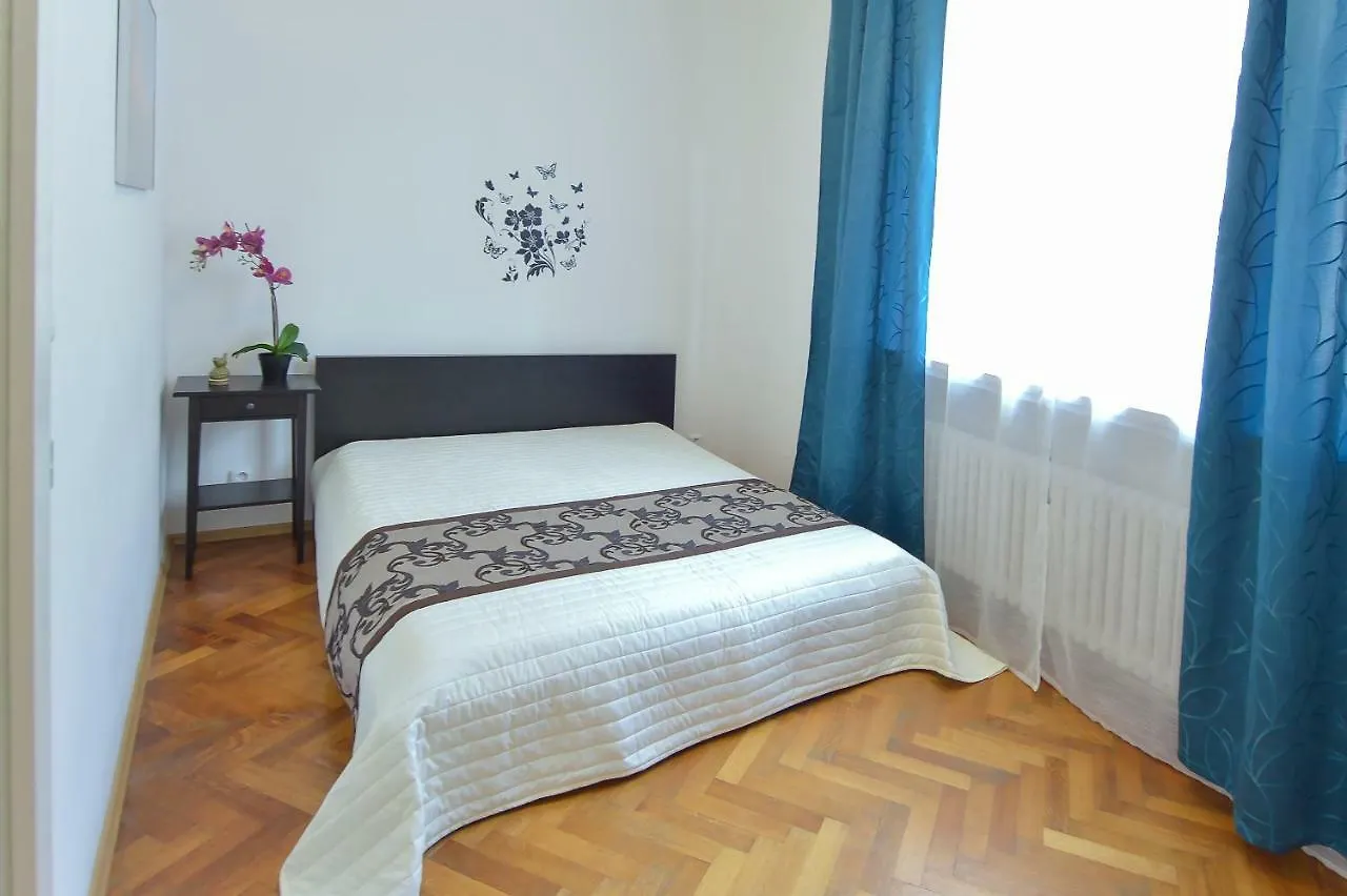 Modern Apartment Navrátilova II Praga